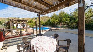 Outdoor dining - Loma el Letrao Almogía by Ruralidays (Málaga)