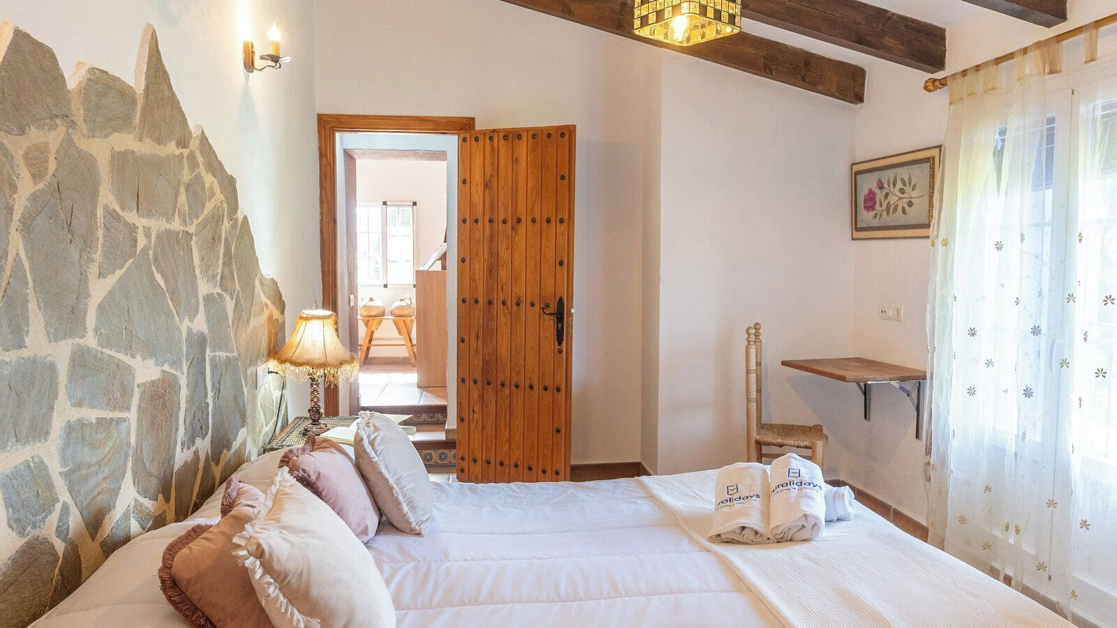 4 chambres, fer et planche à repasser, lit de bébé portatif, Wi-Fi