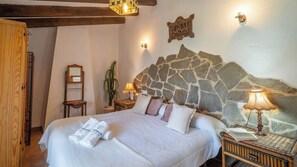 4 bedrooms, iron/ironing board, travel cot, WiFi