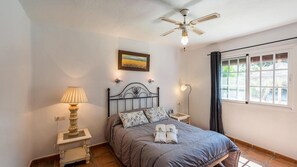 4 bedrooms, iron/ironing board, travel cot, WiFi