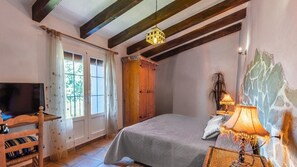 4 chambres, fer et planche à repasser, lit parapluie, Wi-Fi