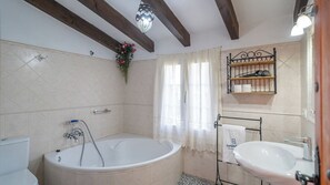Bathtub