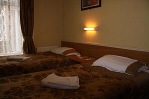 Habitación | Decoración individual, mobiliario individual, wifi gratis y ropa de cama