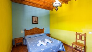 6 bedrooms, iron/ironing board, travel crib, WiFi - Poniente Almáchar by Ruralidays (Málaga)