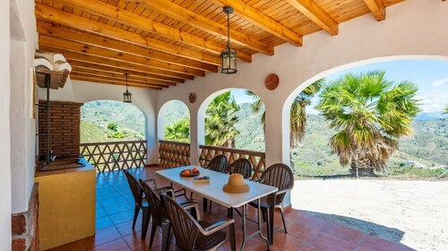 Poniente Almáchar by Ruralidays