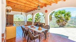 Outdoor dining - Poniente Almáchar by Ruralidays (Málaga)