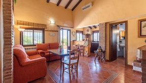 Televisión, chimenea y tenis de mesa 