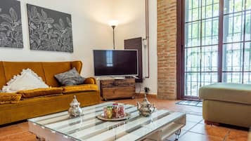 Télévision, cheminée