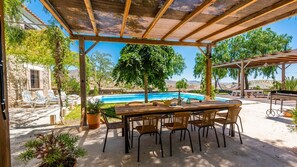 Outdoor dining - Caserío Lo Bulle Oria by Ruralidays (Almería)