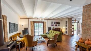 Télévision, cheminée