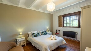 6 bedrooms, iron/ironing board, travel crib, WiFi