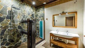Shower - La Mina Benaoján by Ruralidays (Málaga)