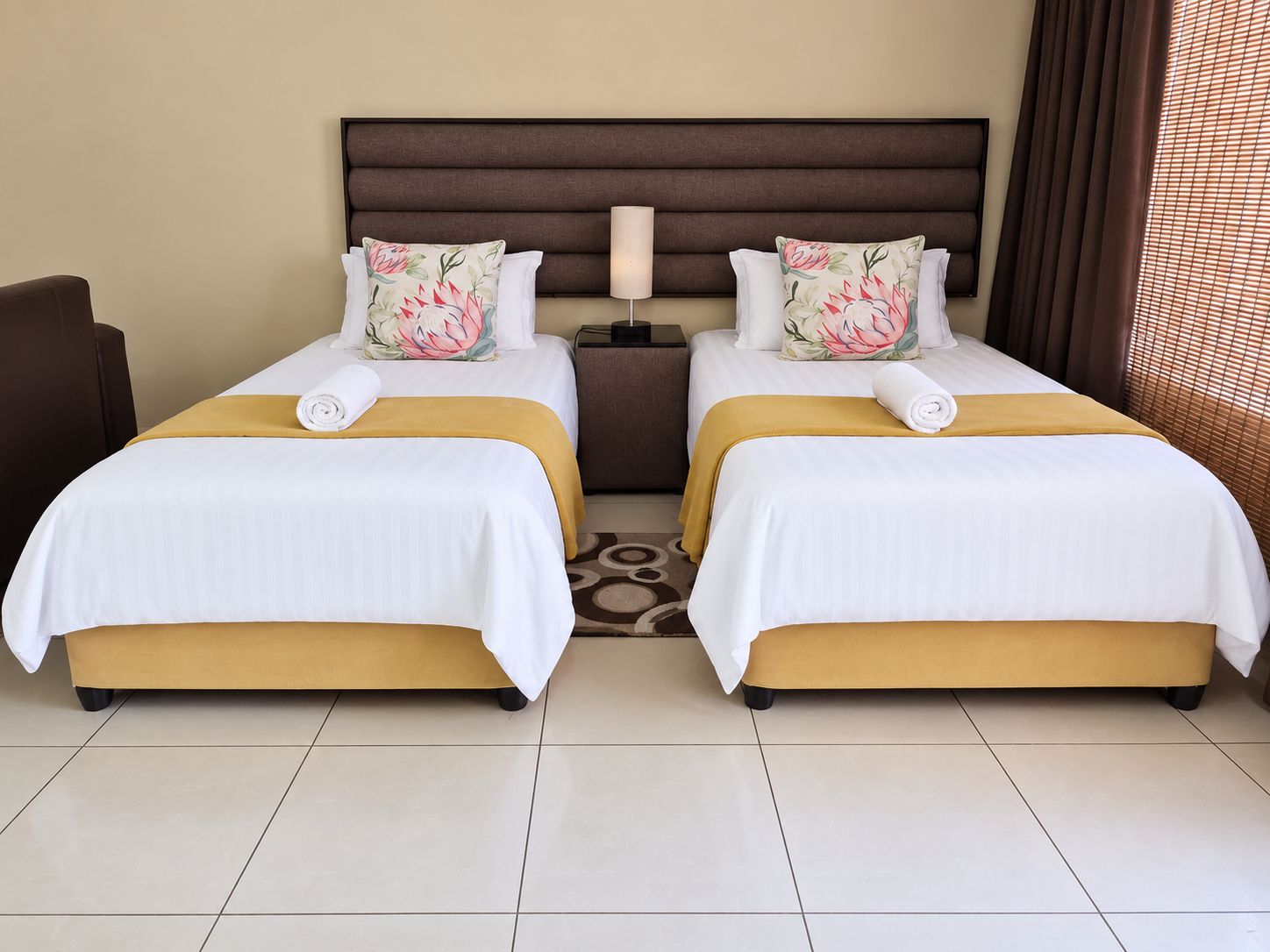 Quarto casal ou duplo standard, suíte | Wi-Fi de cortesia, roupa de cama