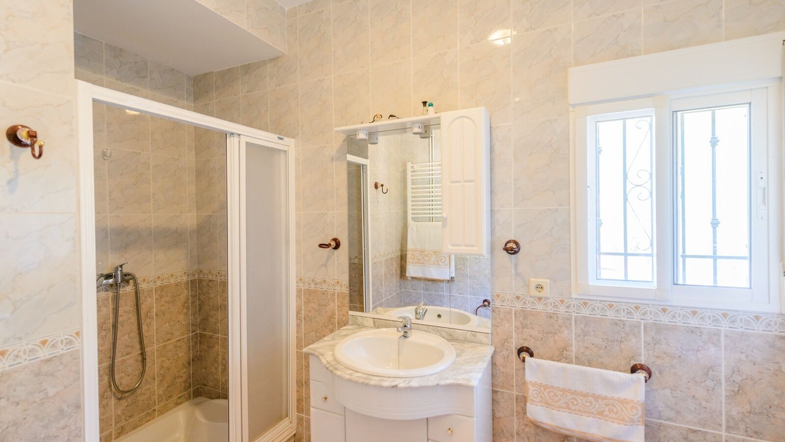 Puente Honda Siles by Ruralidays