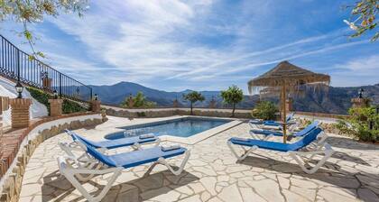 El Algarrobo de Alora Ălora by Ruralidays