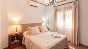 4 bedrooms, iron/ironing board, travel cot, WiFi - Tere Antequera - La Higuera by Ruralidays (Málaga)