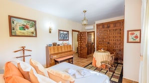 3 Schlafzimmer, Reisekinderbett, WLAN