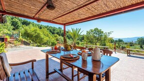 Outdoor dining - Hornillos Alozaina by Ruralidays (Málaga)