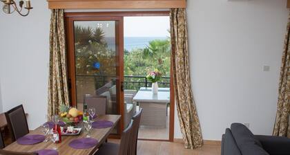 Away from noisy resorts and party-goers, this villa is a heaven of calm!