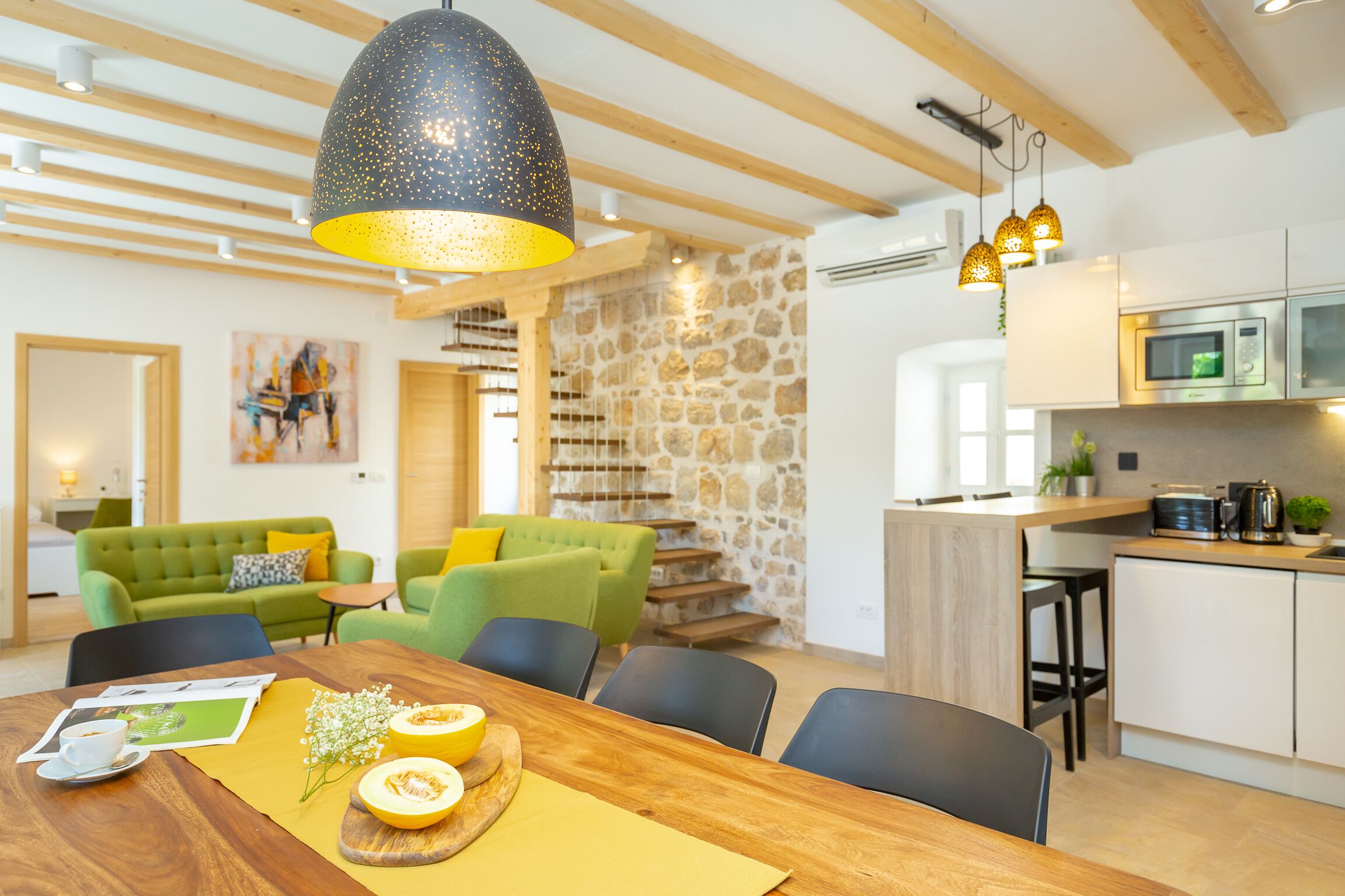 Vila (4 Bedrooms) | Cozinha privada | Geladeira, micro-ondas, fogão, cooktop