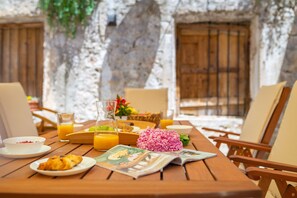 Villa (4 Bedrooms) | Terrasse/Patio