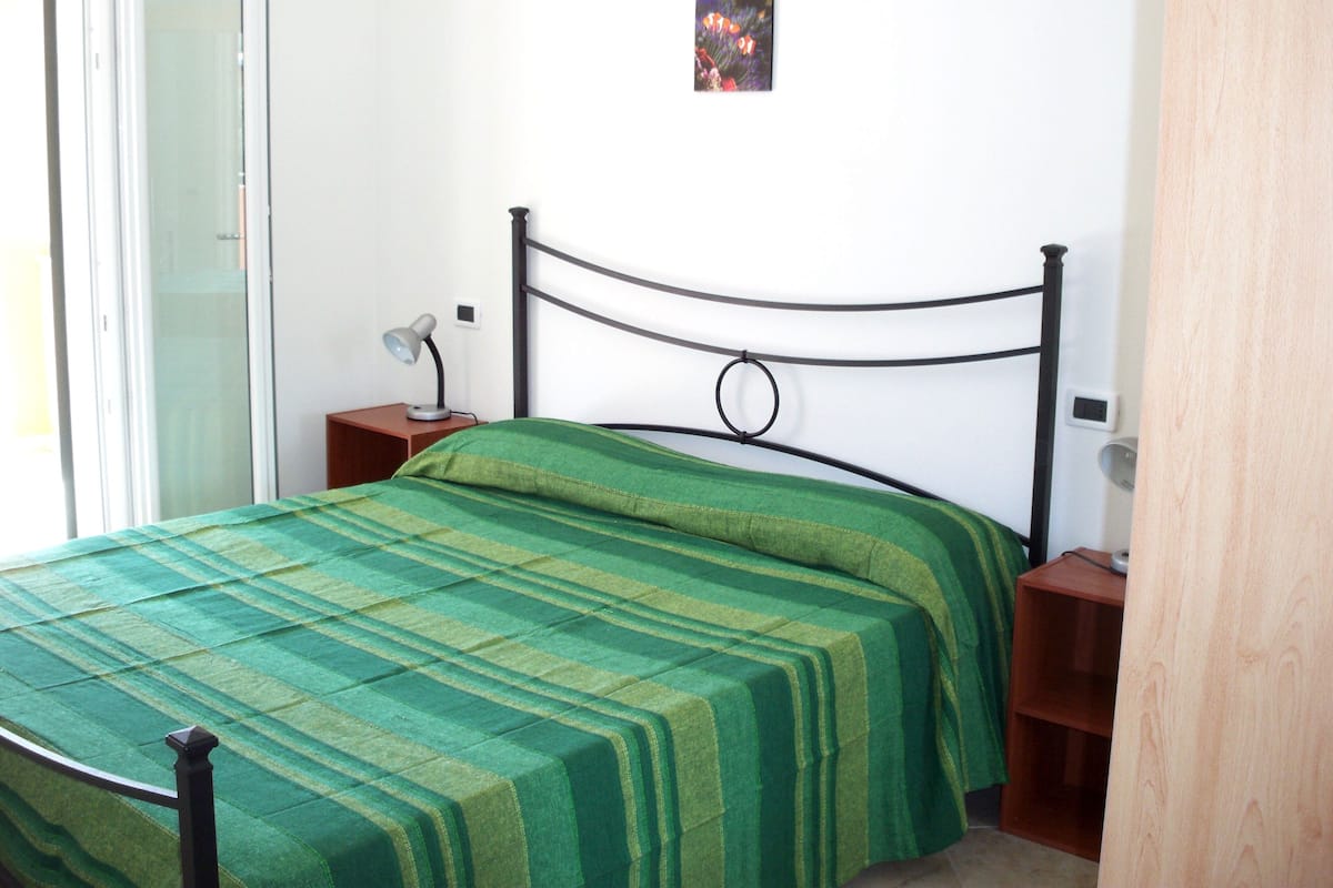 2 bedrooms, bed sheets