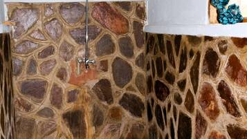 Comfort Double Room (Cisticola) | Bathroom amenities | Shower, rainfall showerhead, towels