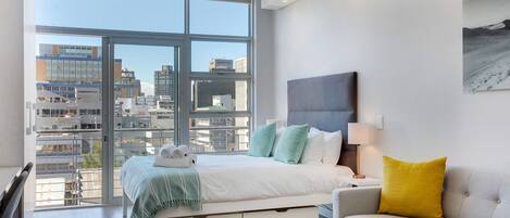 Luxury Apartment | 1 bedroom, individually decorated, individually furnished, desk