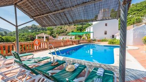 Pool - Molino de Sayalonga by Ruralidays (Málaga)