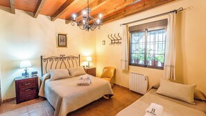 4 habitaciones, cuna de viaje y wifi 
