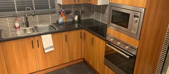 2 bedroom bungalow in Romford sleeps 7