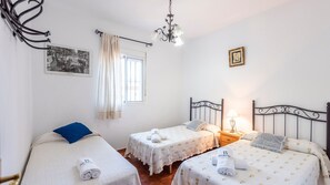 3 bedrooms, iron/ironing board, travel cot, WiFi - Villa Andrea Cortes de la Frontera by Ruralidays (Málaga)