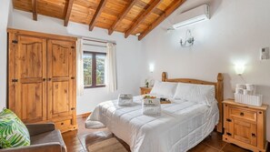 9 bedrooms, iron/ironing board, travel crib, WiFi - Iratxe Montefrío by Ruralidays (Granada)