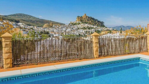 Casas de Paquita - El Mirador Montefrío by Ruralidays