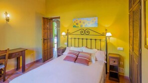 3 chambres, fer et planche à repasser, lit parapluie, Wi-Fi