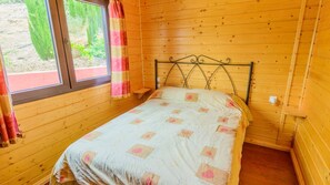 2 bedrooms, iron/ironing board, travel cot, WiFi - Casa Lago de Algarrobo by Ruralidays (Málaga)