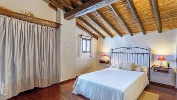 2 dormitorios, tabla de planchar con plancha, cuna de viaje y wifi