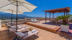 屋外ダイニングエリア