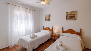 4 slaapkamers, reisbedje, wifi