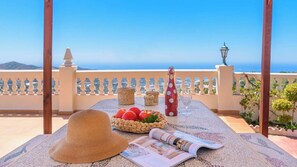 Outdoor dining - Cortijo Nieves Torrox by Ruralidays (Málaga)