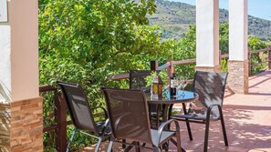 Outdoor dining - Casa Amelia Cómpeta by Ruralidays (Málaga)