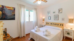 2 chambres, fer et planche à repasser, lit de bébé portatif, Wi-Fi