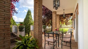 Outdoor dining - Los Morales Ronda by Ruralidays (Málaga)