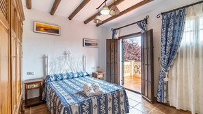 3 bedrooms, iron/ironing board, travel cot, WiFi