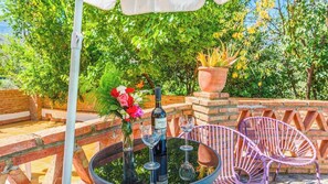 Outdoor dining - Cortijo El Chinas Órgiva by Ruralidays (Granada)