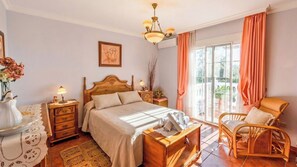 4 bedrooms, iron/ironing board, travel cot, WiFi