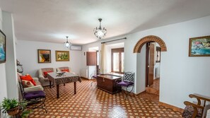 TV, peis og DVD-spiller