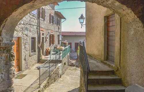 VOLLSTÄNDIG RENOVIERTES WEINLESEHAUS