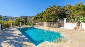 Pool - La Loma de Cútar by Ruralidays (Málaga)