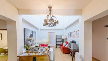 Een televisie en een dvd-speler